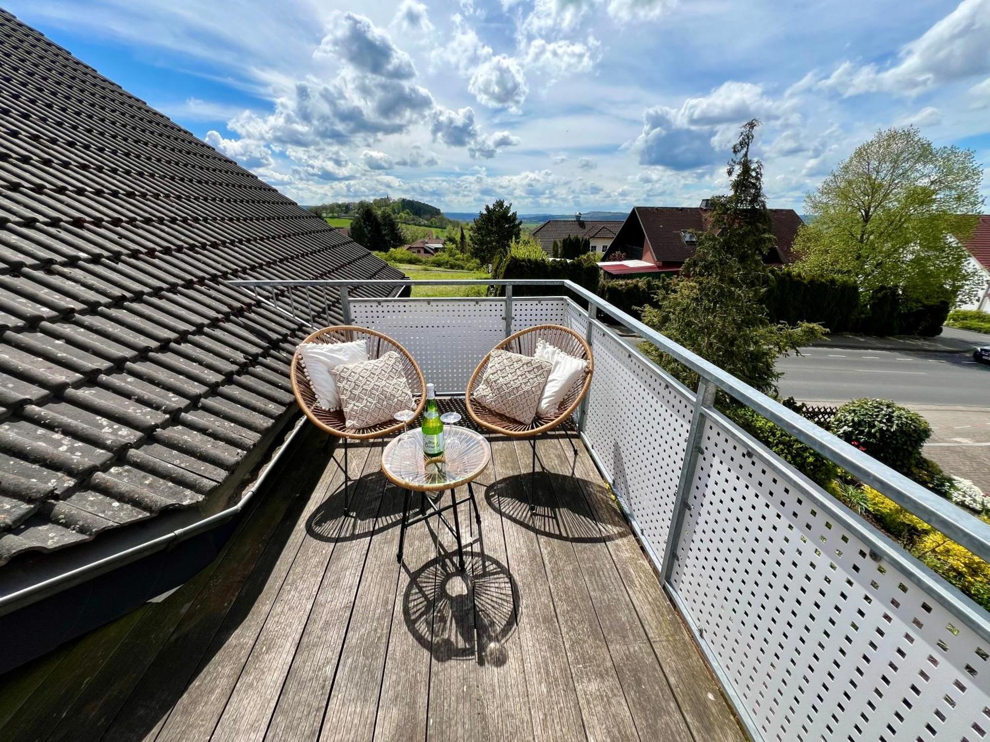 Stadtoase Fulda Mit Flair - Whirlpool, Balkon, 2Xparkplaetze, Highspeed Wlan Exterior photo