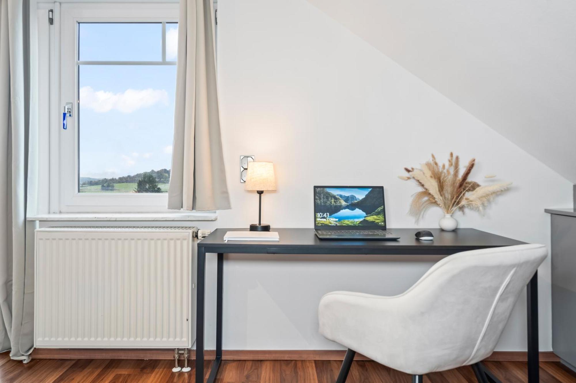 Stadtoase Fulda Mit Flair - Whirlpool, Balkon, 2Xparkplaetze, Highspeed Wlan Exterior photo